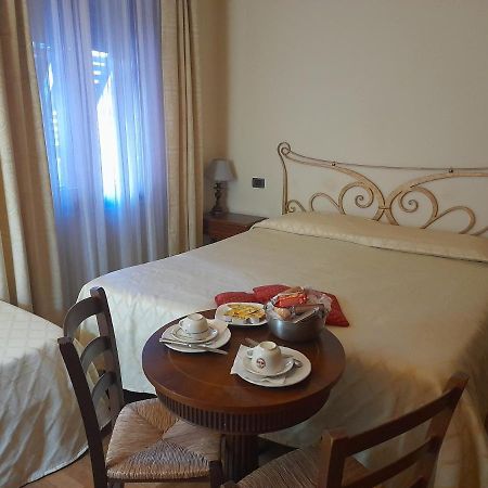 Petit Chateau Montecatini-Terme Esterno foto