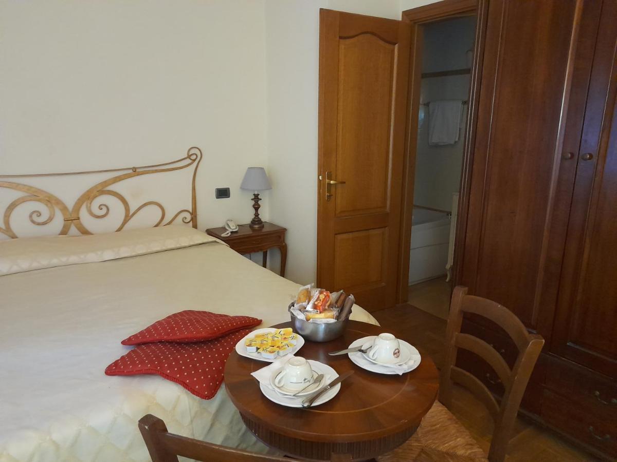 Petit Chateau Montecatini-Terme Esterno foto