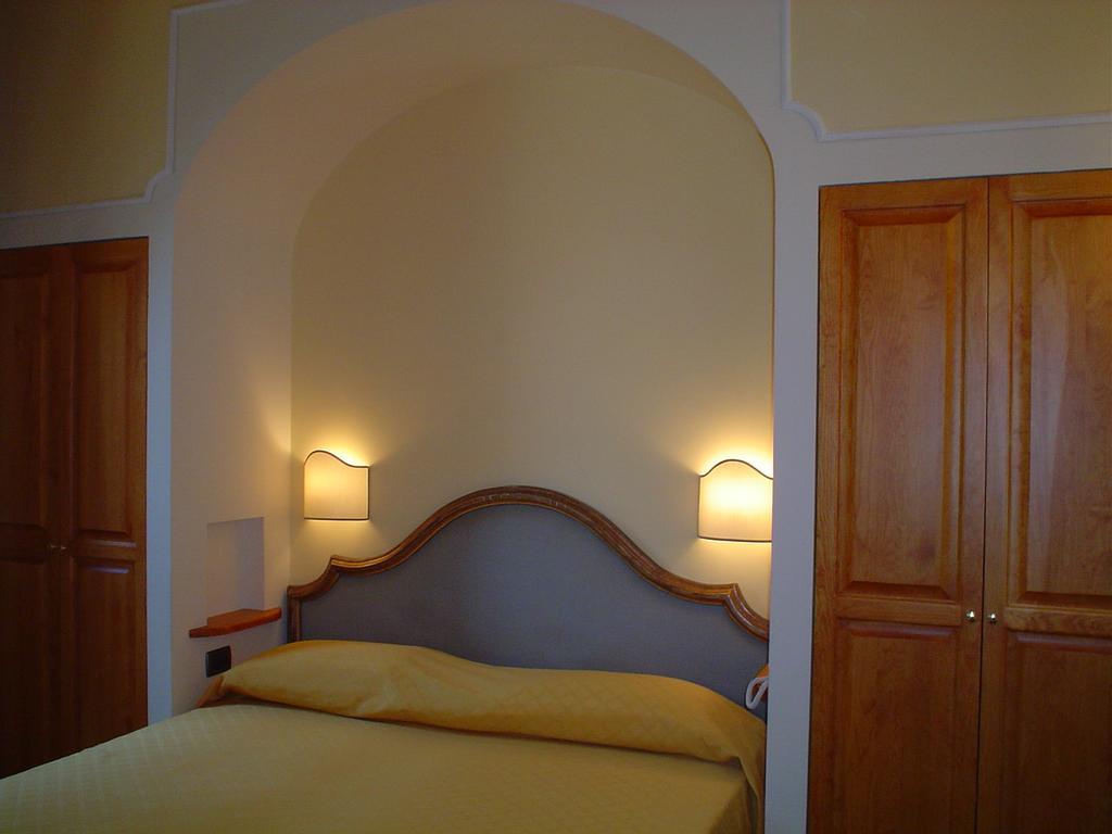 Petit Chateau Montecatini-Terme Esterno foto