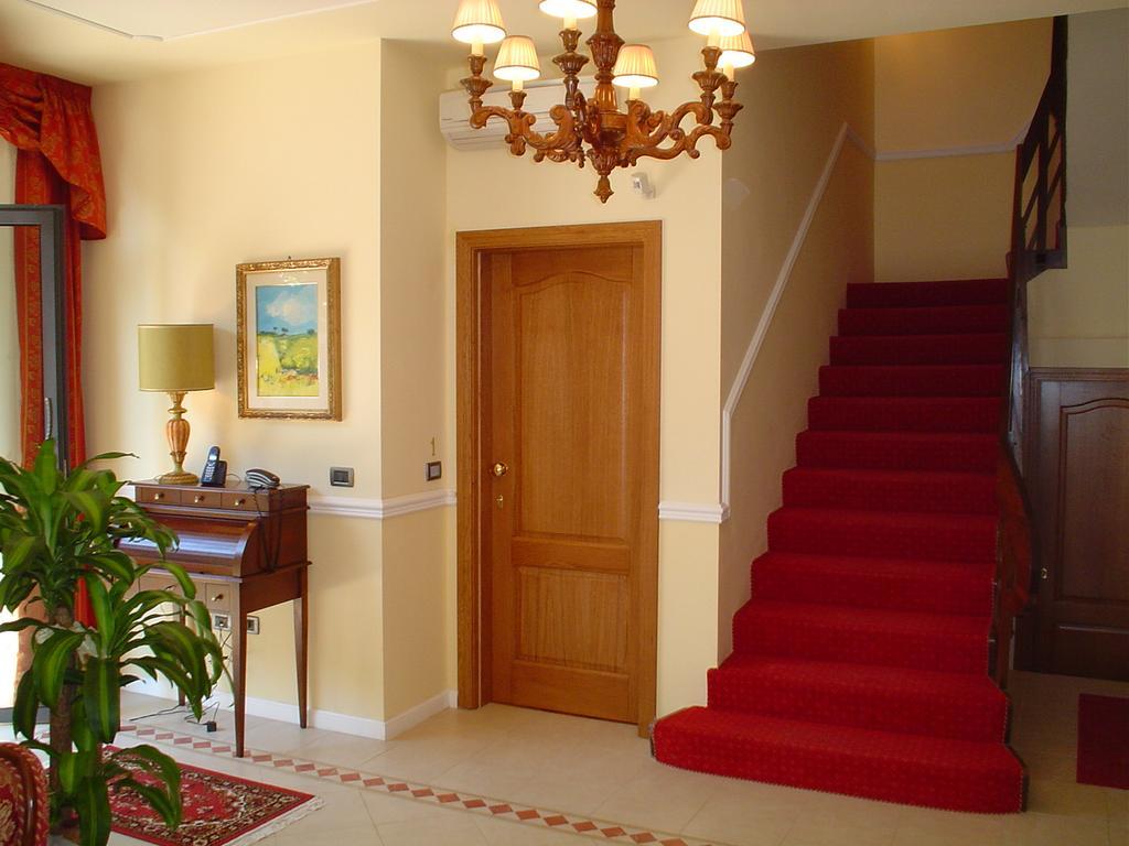 Petit Chateau Montecatini-Terme Esterno foto